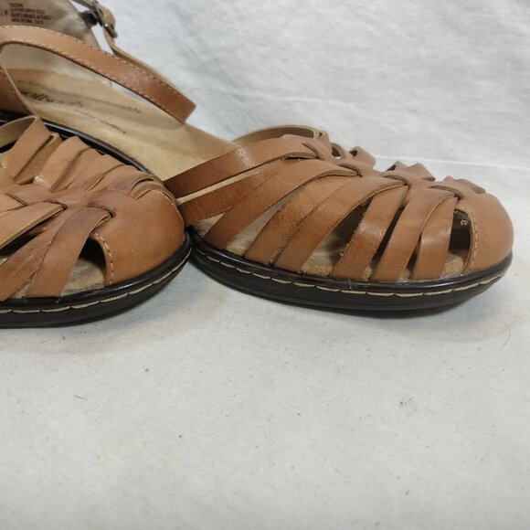 SOFTSPOTS Tatianna Leather Closed Toe Sandals - Picture 7 of 10